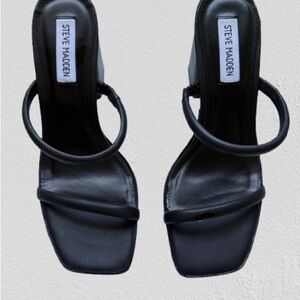 NWOT Steve Madden Black Women's Sandals